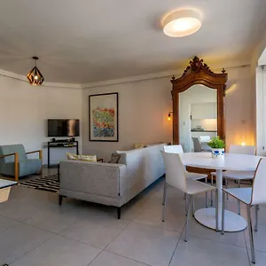 Modern With Free Parking Appartement